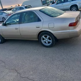 Toyota Camry 2000