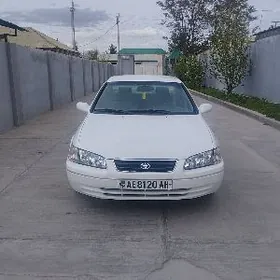 Toyota Camry 2001