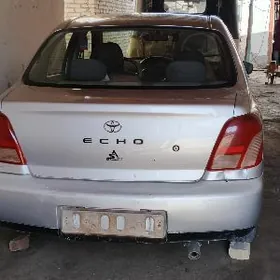 Toyota Echo 2001