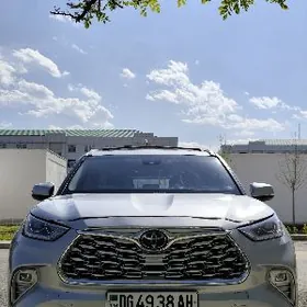 Toyota Highlander 2023