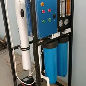 Arassa suw çykarýan aparat