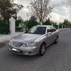 Nissan Sunny 2010