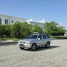 Nissan Pathfinder 2003