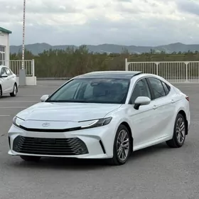 Toyota Camry 2025