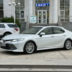Toyota Camry 2021