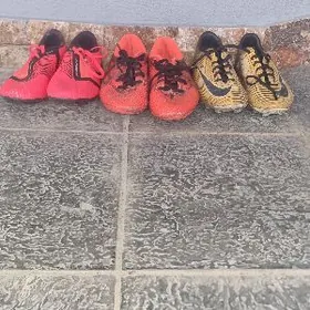 кроссовки (бутцы)