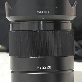 obyektiw 28 sony fe