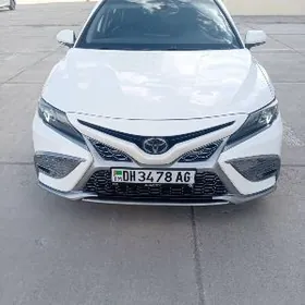 Toyota Camry 2021