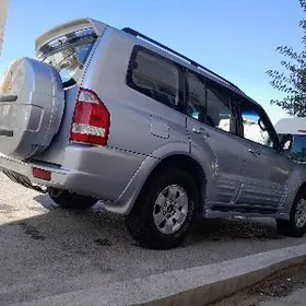 Mitsubishi Pajero 2000