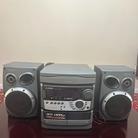 Продается музыкальный центр