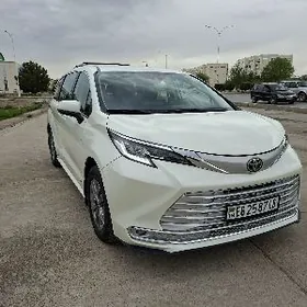 Toyota Sienna 2021