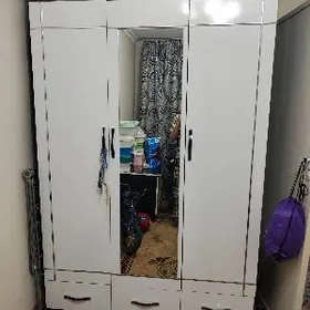 шифоньер и комод