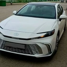 Toyota Camry 2025