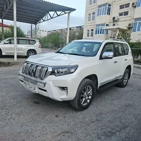 Toyota Land Cruiser Prado 2023
