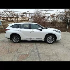 Toyota Highlander 2022