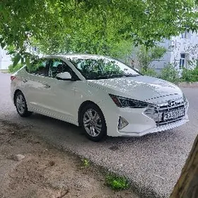 Hyundai Elantra 2020