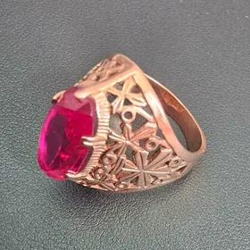 Gyzyl gadymy yuzuk. Gulakhalka