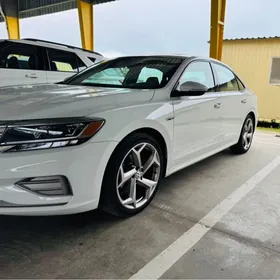 Volkswagen Passat 2021