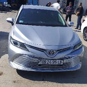 Toyota Camry 2019