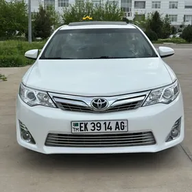 Toyota Camry 2014