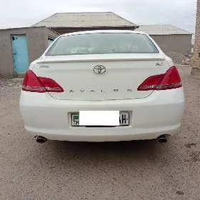 Toyota Avalon 2005