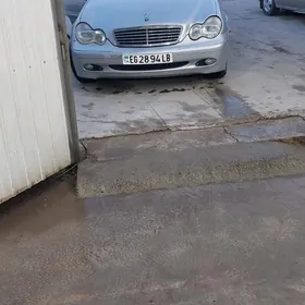 Mercedes-Benz C-Class 2003