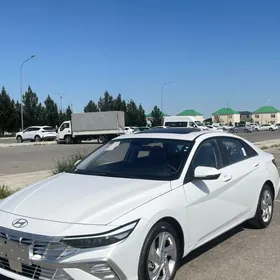 Hyundai Elantra 2025
