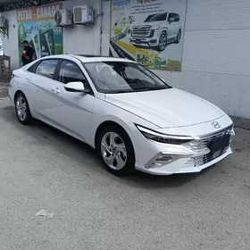 Hyundai Elantra 2025