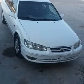 Toyota Camry 2000