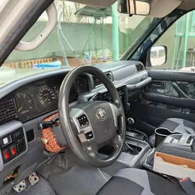 Toyota Land Cruiser 1995