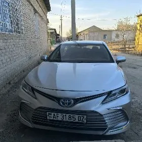 Toyota Camry 2021