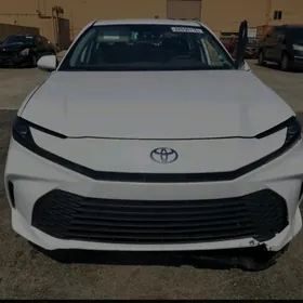 Toyota Camry 2025