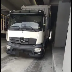Mercedes-Benz ACTROS 3331 2019