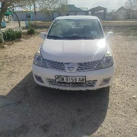 Nissan Versa 2010