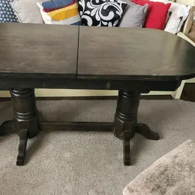 Обеденный стол