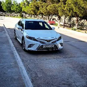 Toyota Camry 2018