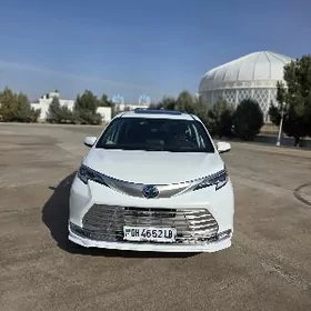 Toyota Sienna 2023