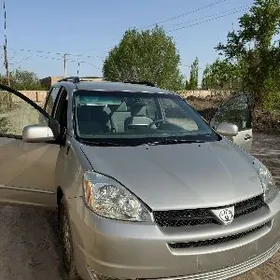 Toyota Sienna 2005