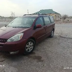 Toyota Sienna 2004