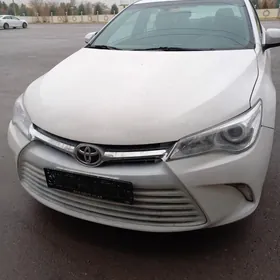 Toyota Camry 2017