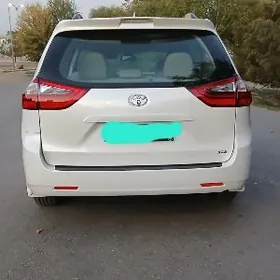 Toyota Sienna 2020