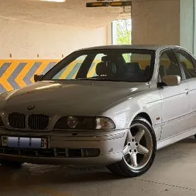 BMW E39 1999