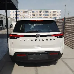 Nissan Pathfinder 2024