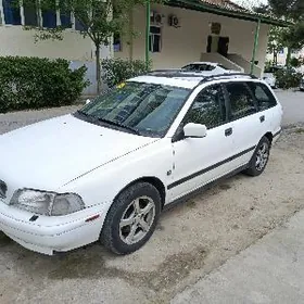 Volvo V40 1999