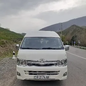Toyota Hiace 2012
