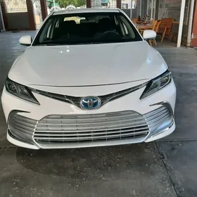 Toyota Camry 2022