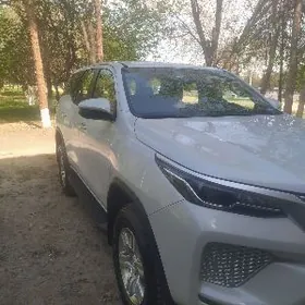 Toyota Fortuner 2025