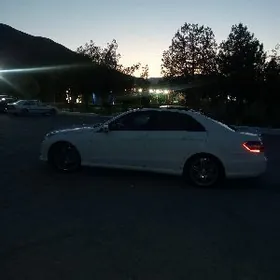 Mercedes-Benz E300 2009