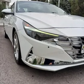 Hyundai Elantra 2022