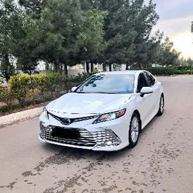 Toyota Camry 2024